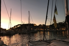 Zachód słońca przed wyjściem w morze.