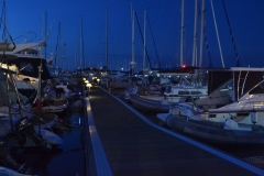 Marina nocą ma swój niepowtarzalny urok