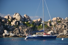 Kąpiel w zatoczce Iles Lavezzi